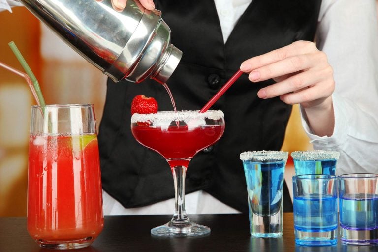 Raleigh's Bartending School bartending class
